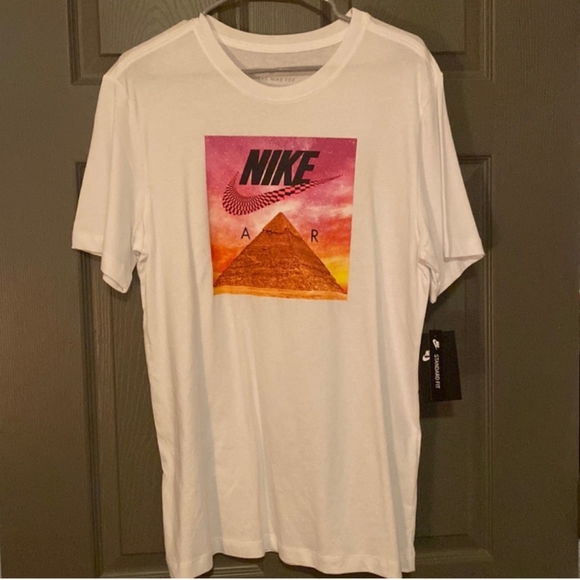NWT Nike Air Men's Pink and Orange Pyramid Graphic Tee - Picture 1 of 3